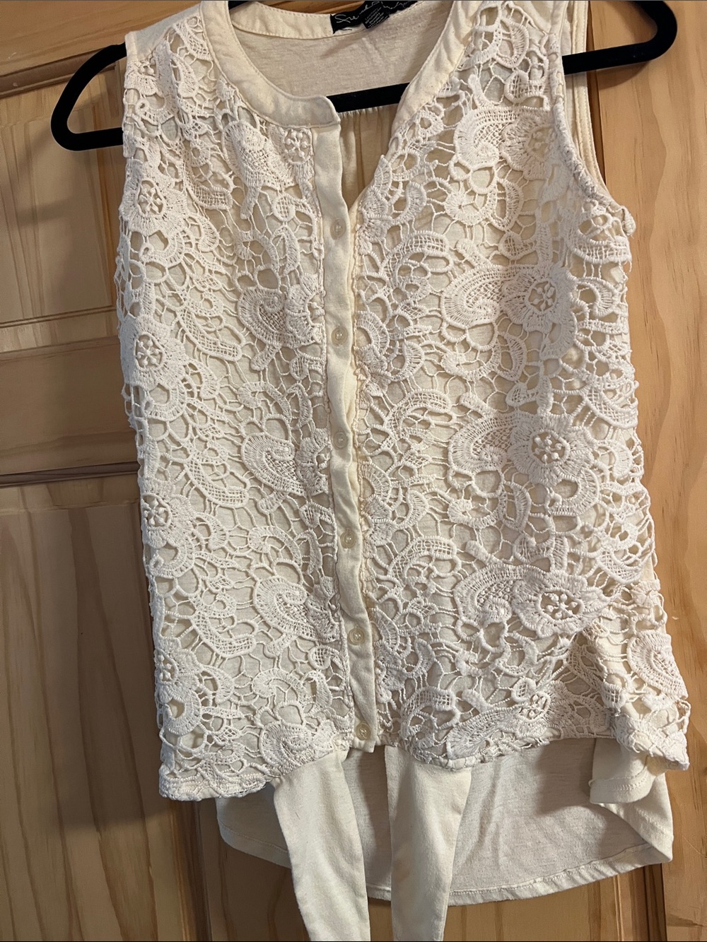 French Laundry Cream Lace Button-Front Sleeveless Camisole